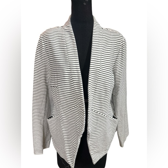 Women’s Blazer size X black and white stripes, work, two pockets, long sleeve - Picture 1 of 4